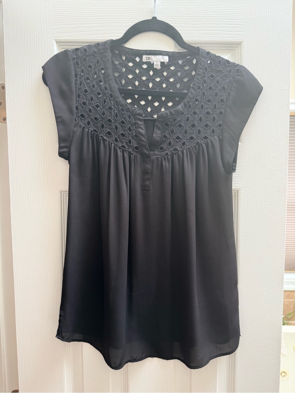 DR2 Black Lace Yoke Cap-Sleeve Blouse